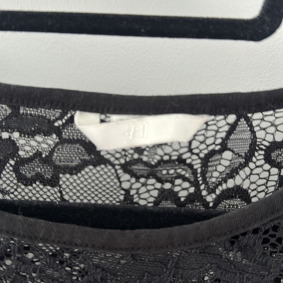 H&M Black T-shirt with lace detail - Picture 3 of 3